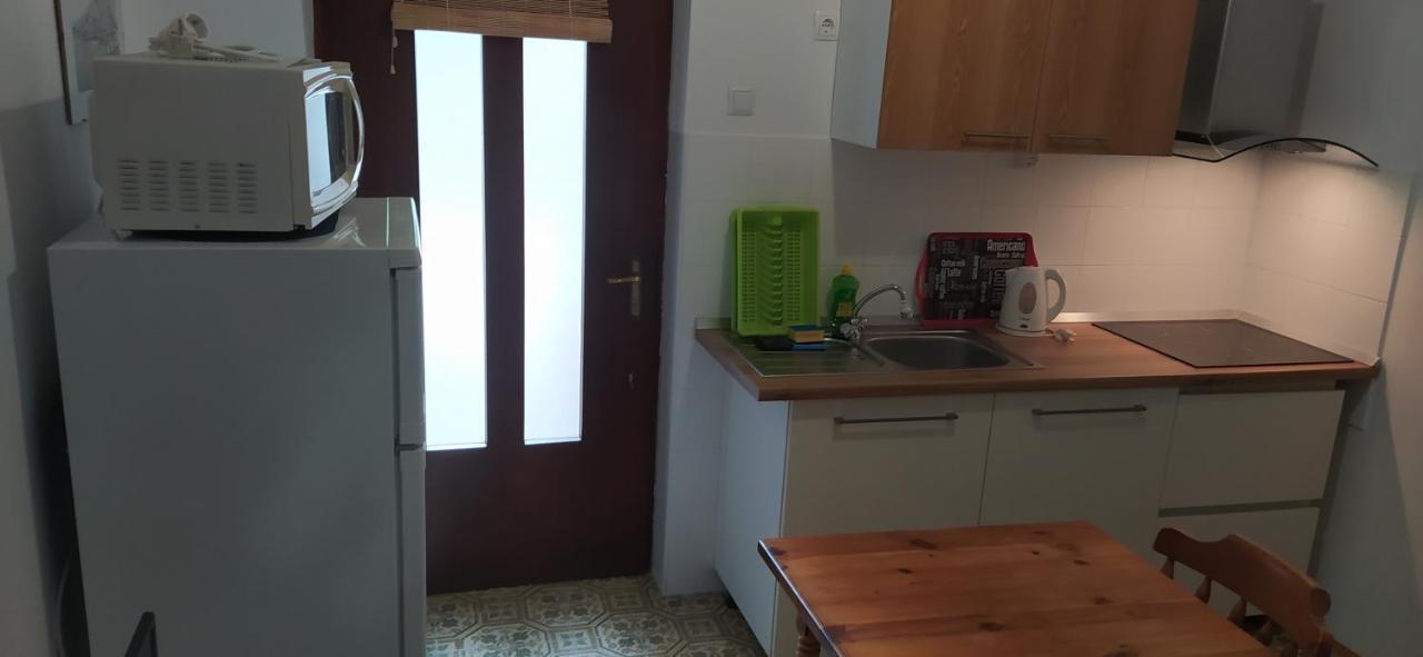 אומיס Apartments Ivka מראה חיצוני תמונה