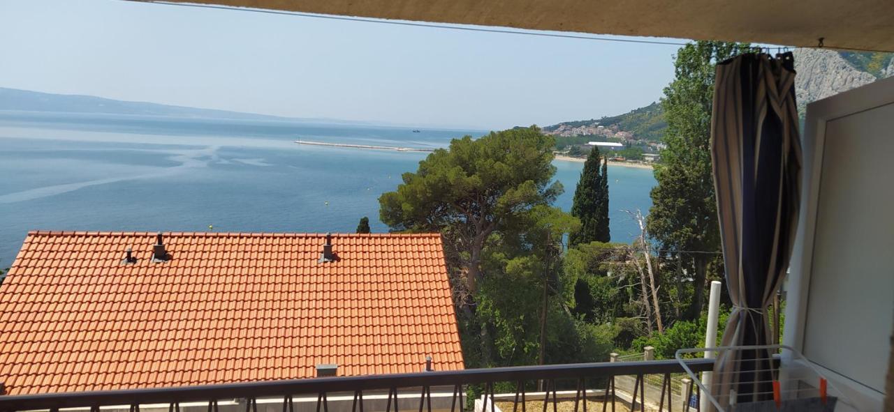 אומיס Apartments Ivka מראה חיצוני תמונה