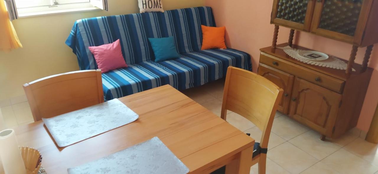 אומיס Apartments Ivka מראה חיצוני תמונה