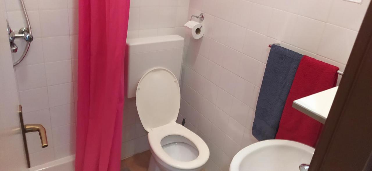 אומיס Apartments Ivka מראה חיצוני תמונה