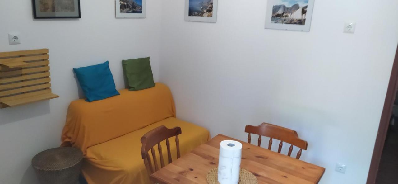 אומיס Apartments Ivka מראה חיצוני תמונה