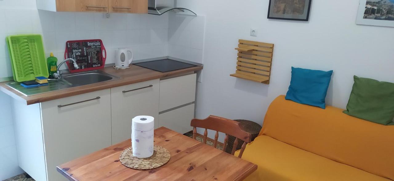 אומיס Apartments Ivka מראה חיצוני תמונה