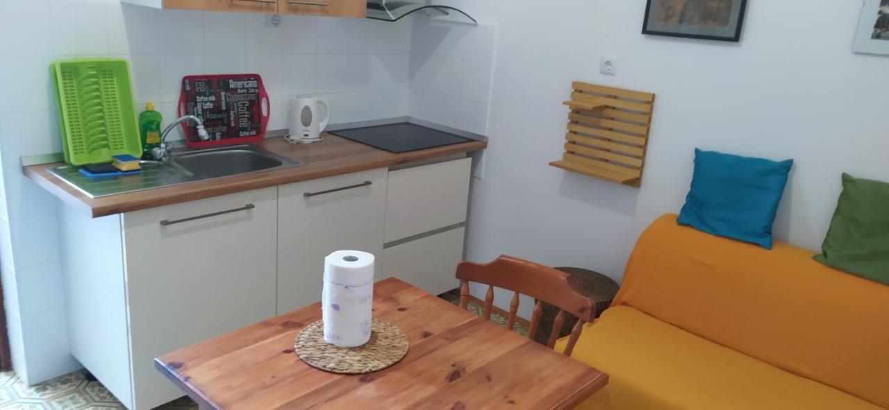 אומיס Apartments Ivka מראה חיצוני תמונה