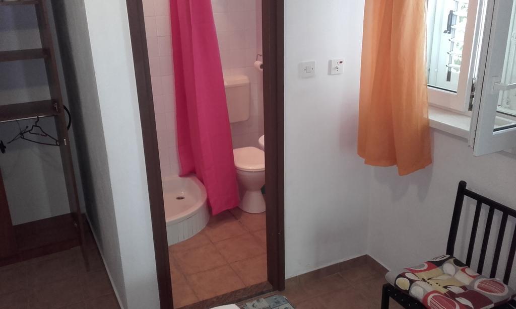 אומיס Apartments Ivka מראה חיצוני תמונה