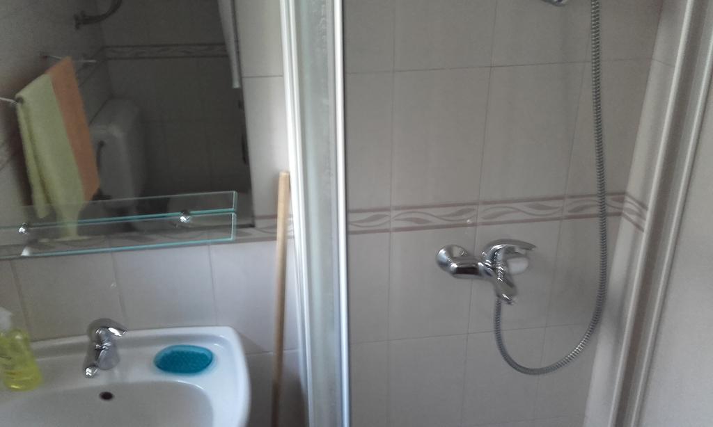 אומיס Apartments Ivka מראה חיצוני תמונה