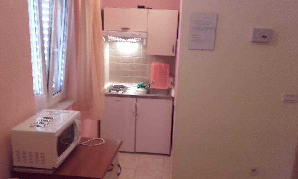 אומיס Apartments Ivka מראה חיצוני תמונה