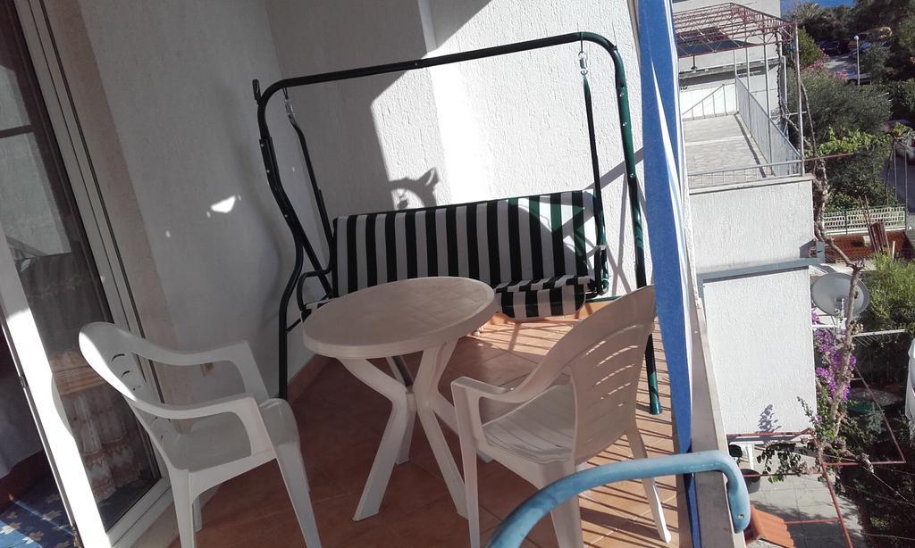 אומיס Apartments Ivka מראה חיצוני תמונה