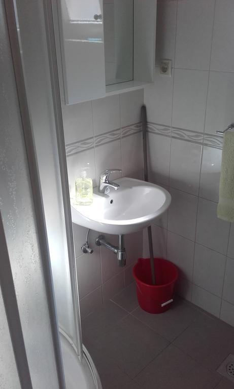 אומיס Apartments Ivka מראה חיצוני תמונה