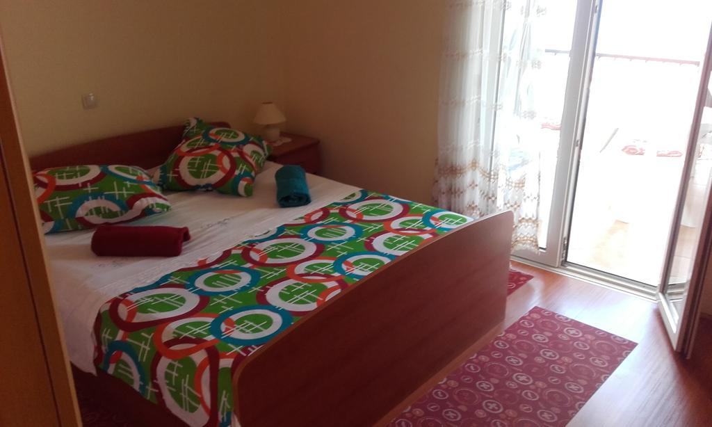 אומיס Apartments Ivka מראה חיצוני תמונה