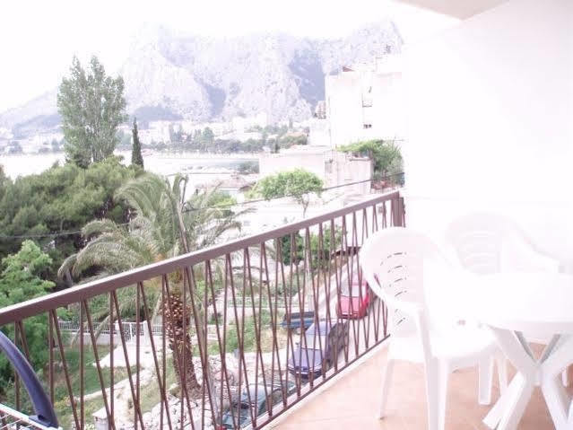 אומיס Apartments Ivka מראה חיצוני תמונה