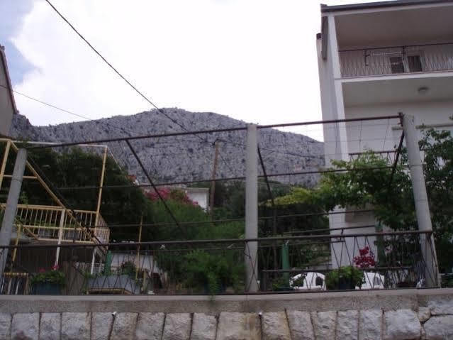 אומיס Apartments Ivka מראה חיצוני תמונה